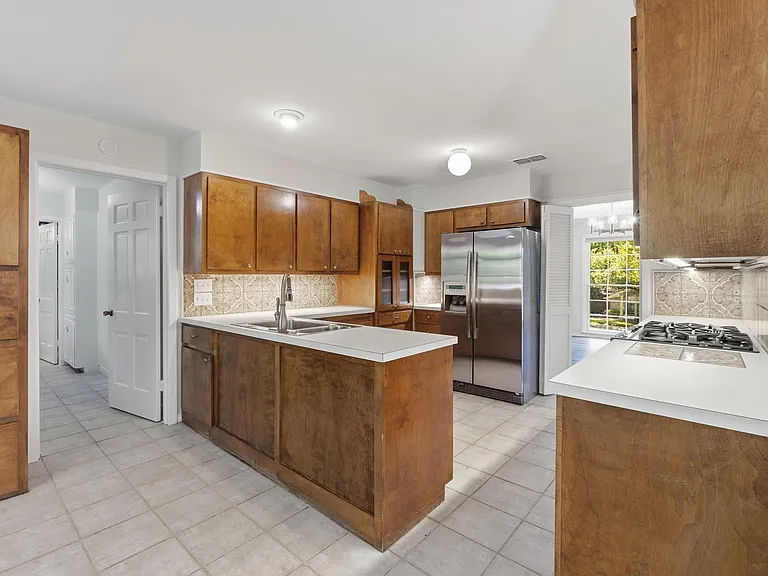 2802 Pecos St — Photo 8