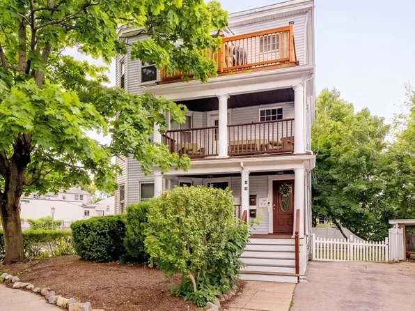 304-306 Cummins Hwy #3, Roslindale, MA 02131