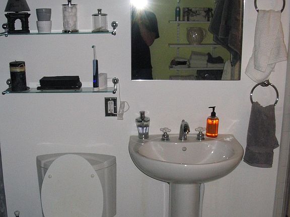 Bathroom w/shower!