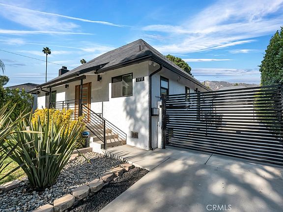 3rd image of 1911 W Kenneth Rd