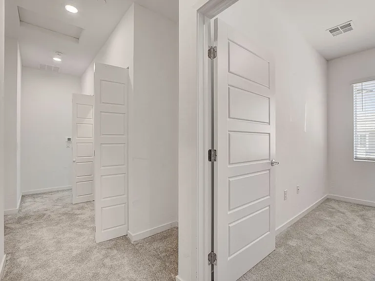 5730 Sky Pointe Dr #190 — Photo 38