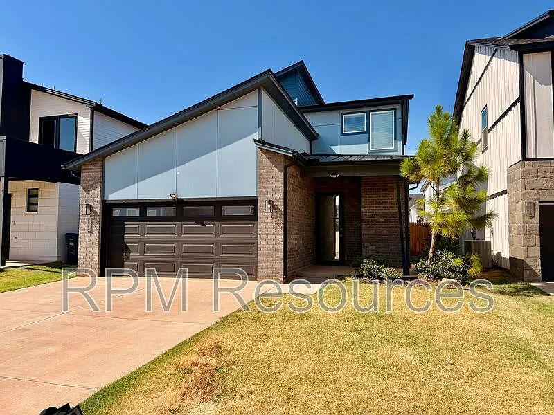 4 bed, 3.0 bath, 1885 sqft, $2,495 — Photo 2