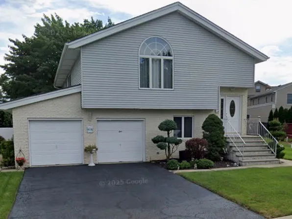 1 Louis St, Saddle Brook, NJ 07663