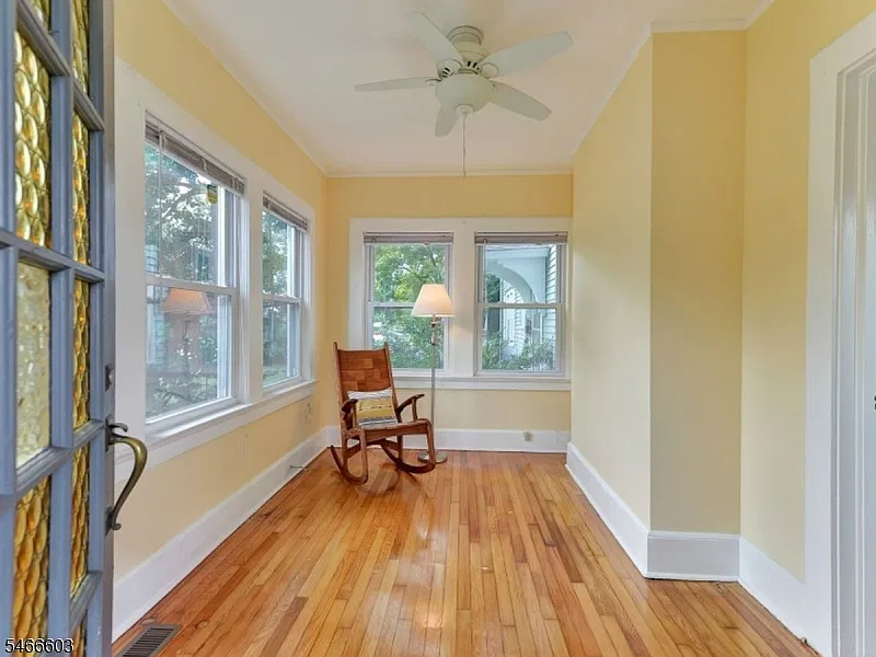 3 bed, 1.0 bath, $3,375 — Photo 3