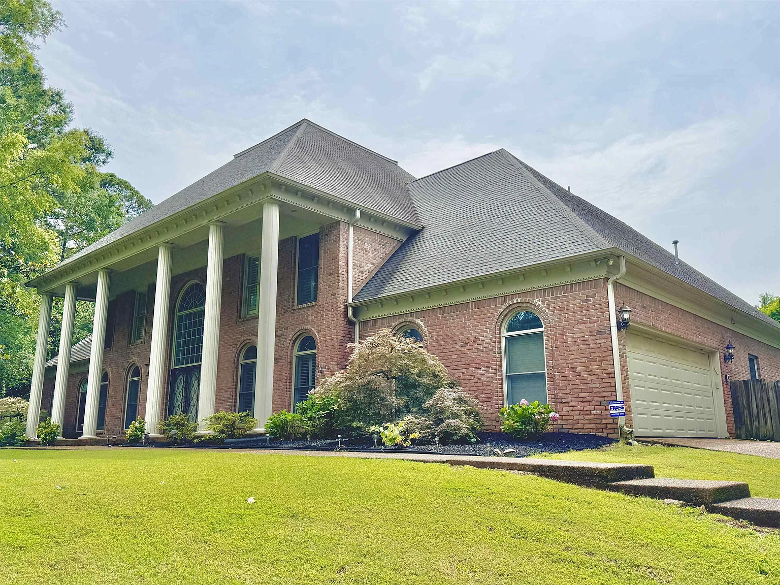 5 bed, 6.0 bath, 6013 sqft, $5,000 — Photo 2