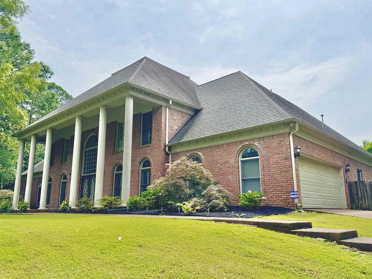 Building Photo - 415 S Yates Rd