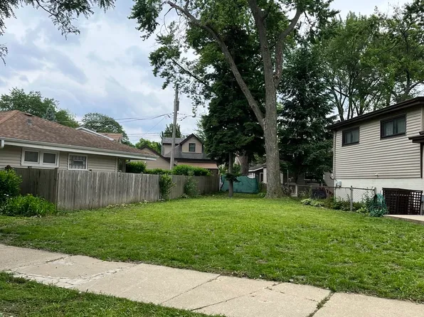 6724 N Avondale Ave, Chicago, IL 60631