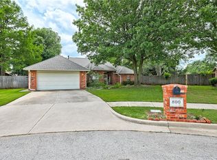 800 Bob White Ave, Norman, OK 73072