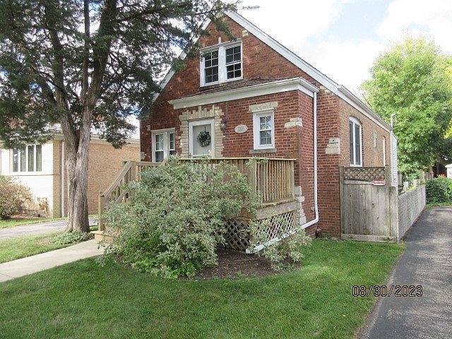 1st image of 3326 N Oketo Ave
