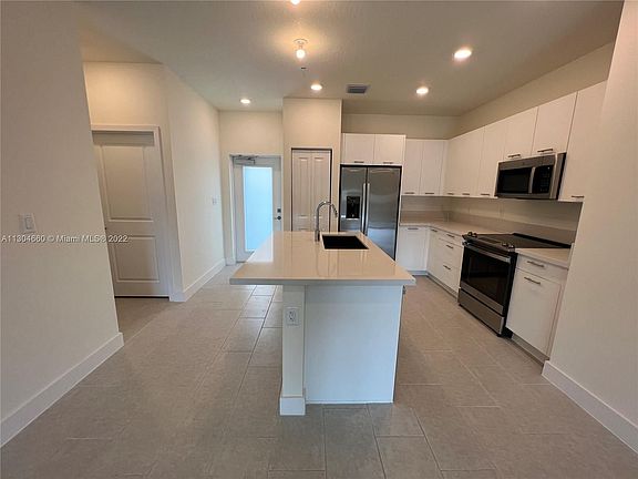 4th image of 41 Nw Ave #408