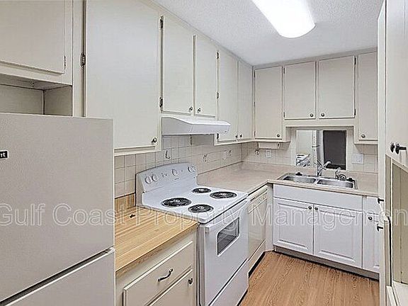 3rd image of 390 301st Blvd W Unit 10B