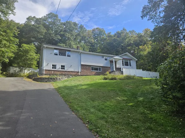 10 Warwick Road, New Fairfield, CT 06812