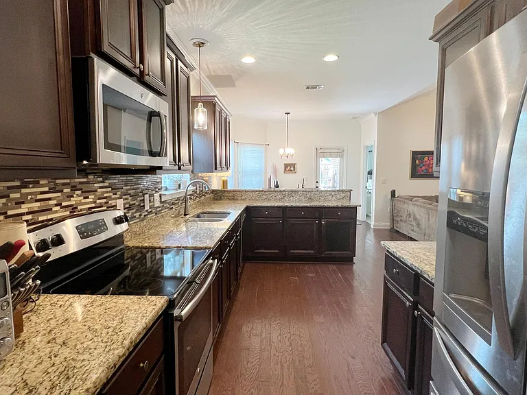 946 Cocobolo Dr — Photo 6