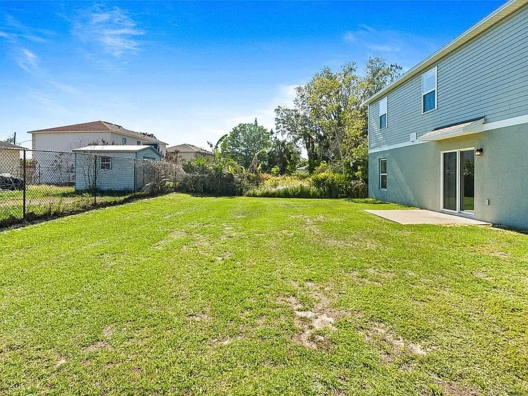 612 Linnet Ct — Photo 41