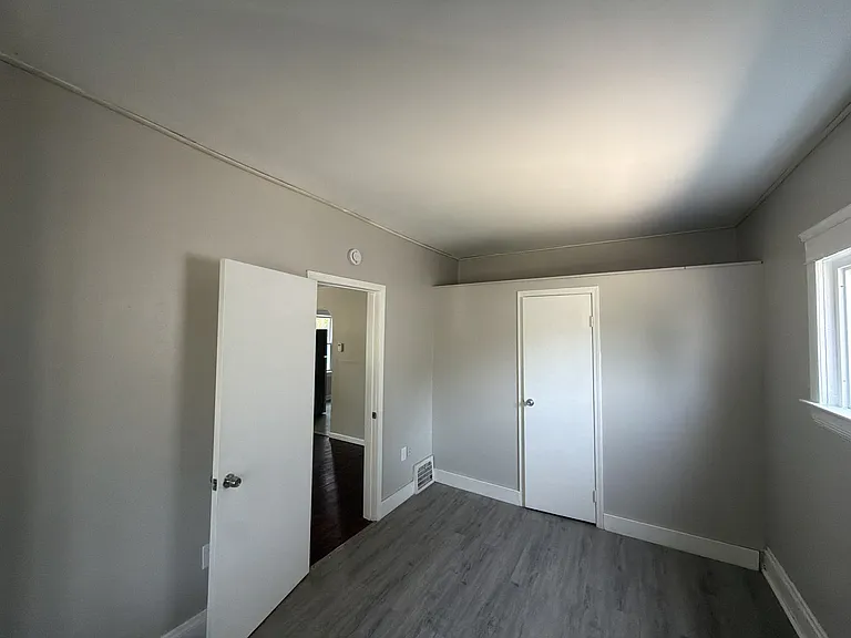2305 Tate Ave — Photo 6