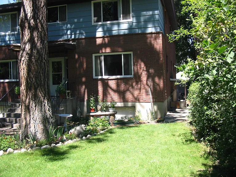 1624 W 9th Ave #4 — Photo 3