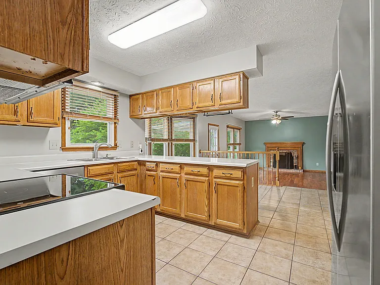 2242 Rosina Dr — Photo 22