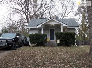 306 W 81st Ter, Kansas City, MO 64114