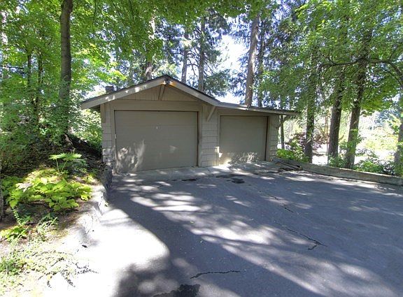 2nd image of 3410 W Rosamond Ave