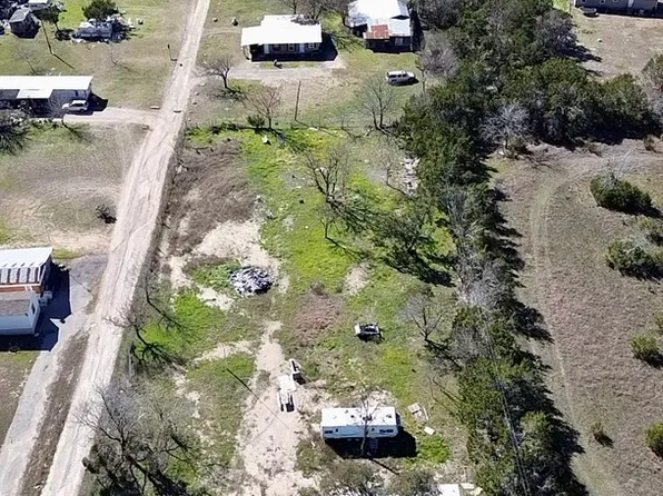 300 Oakland, Blanco, TX 78606