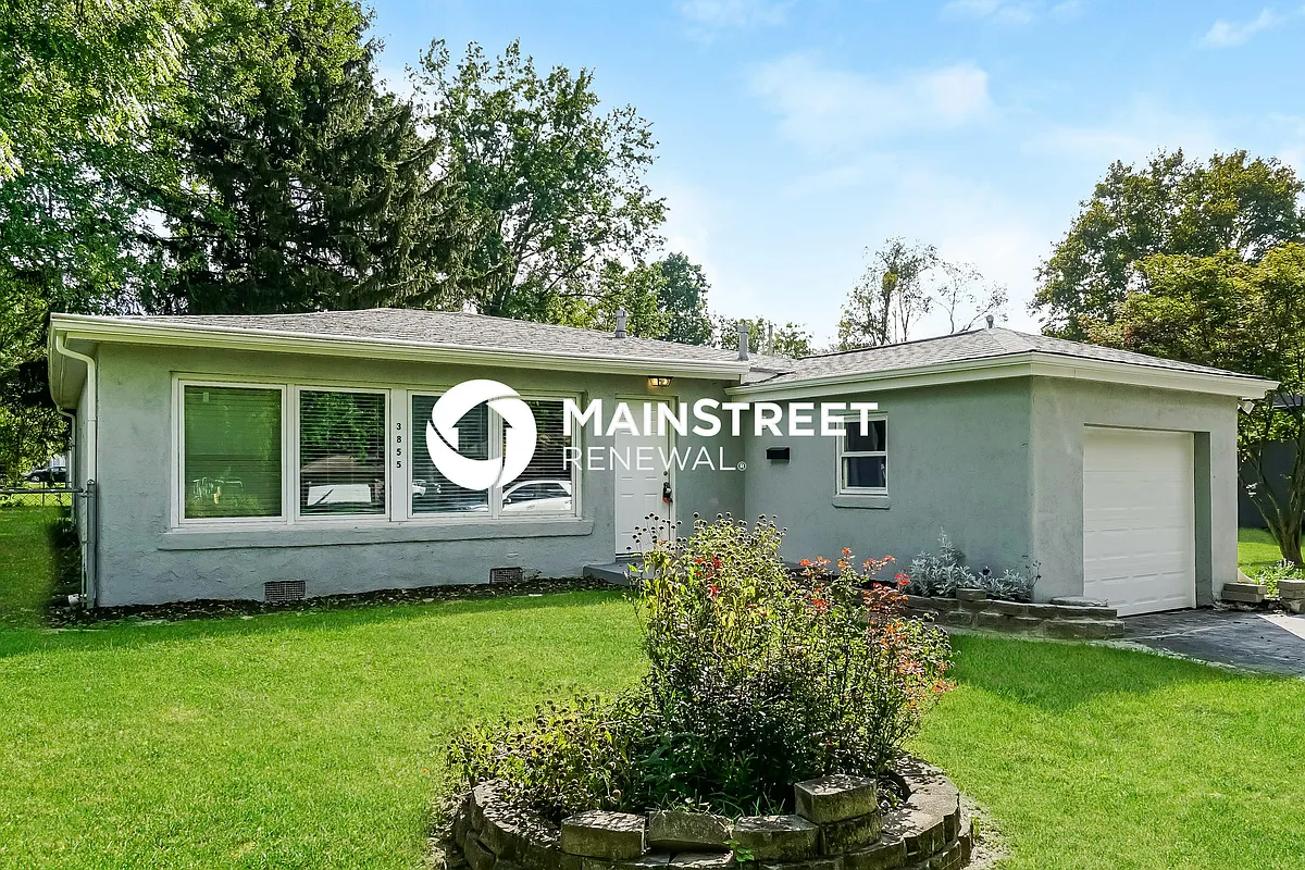 Front View - 3855 E Mound St