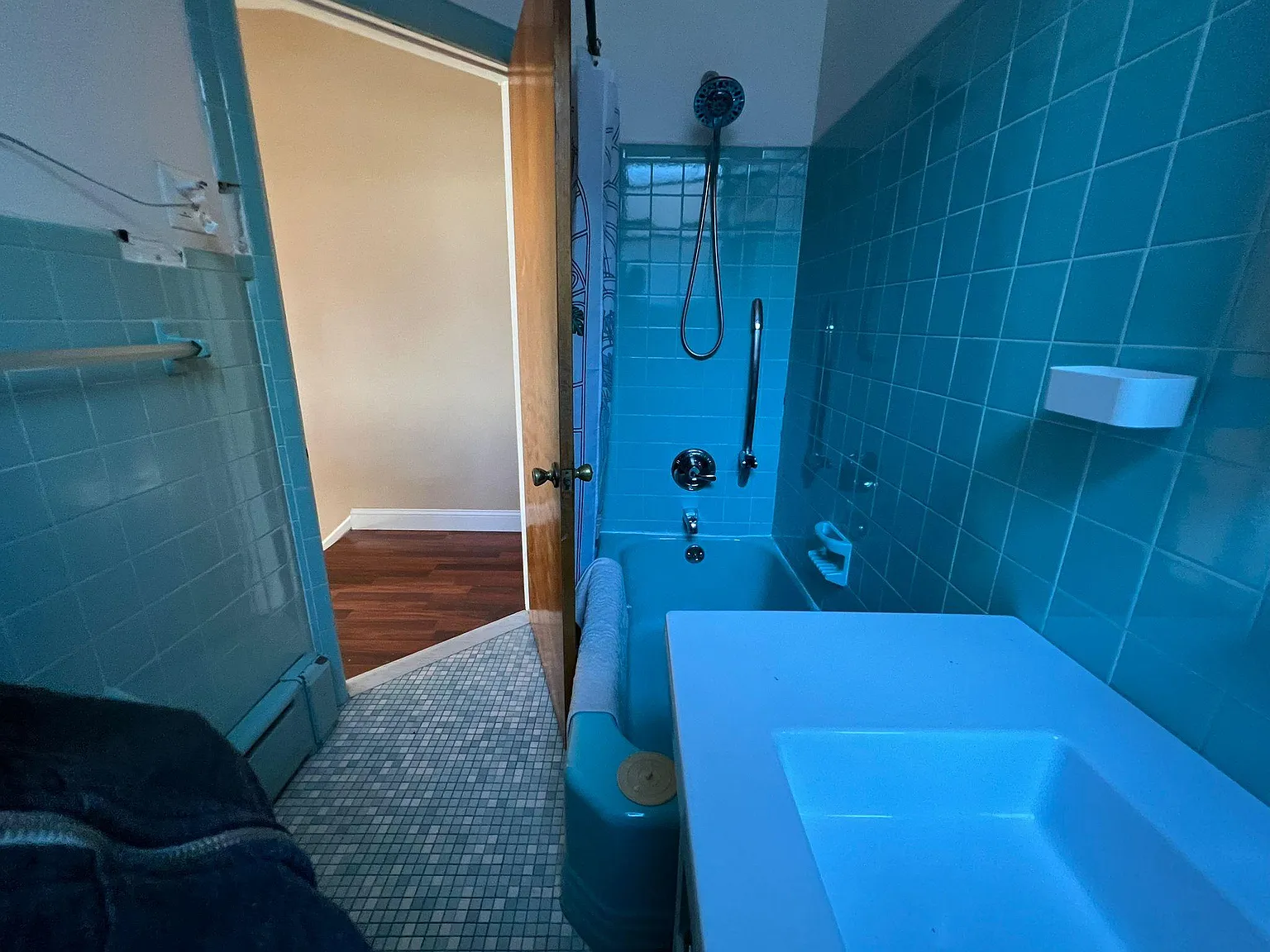 1131 Cross St — Photo 3