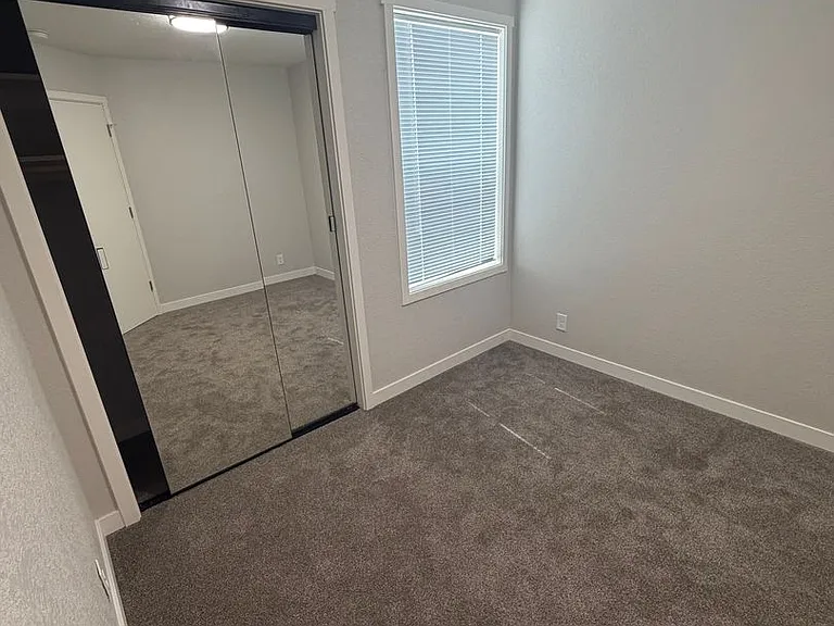 5664-5666 Glenridge Way #5668 — Photo 17