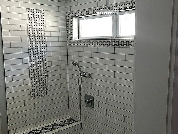 5th image of 3031 W Leroy St
