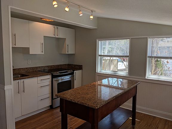5th image of 400 N Orange St
