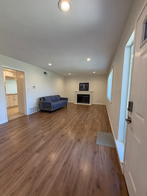 5519 Sara Mar Ln