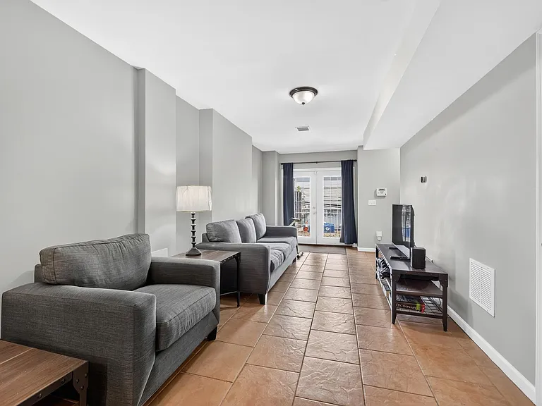 447 Mercer St #1 — Photo 22