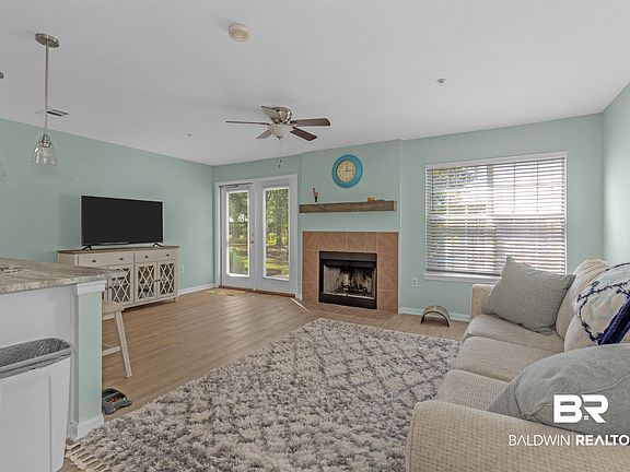 3rd image of 1517 Regency Rd Unit 61
