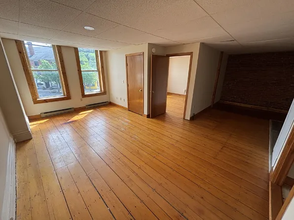 247 Main St #203, South Berwick, ME 03908