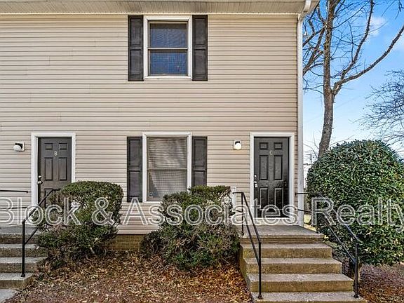 2nd image of 1626 Spring Garden St #B