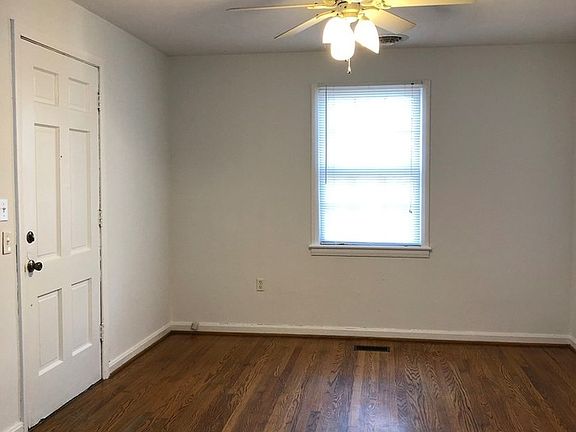 2nd image of 1018 Lindsay St