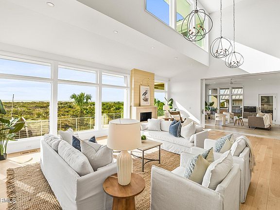 3rd image of 714 Bluefish Rd