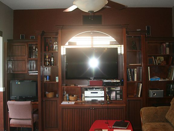 2nd image of 9348 Steubenville Ave