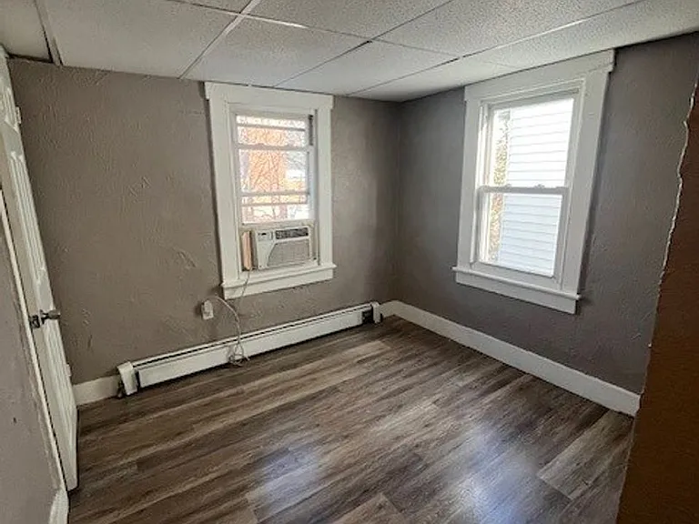 215 E High St — Photo 8