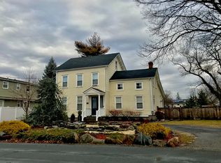 43 Jervis Ave, Copiague, NY