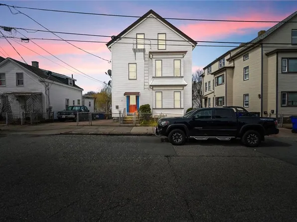 22 Danforth St, Fall River, MA 02720