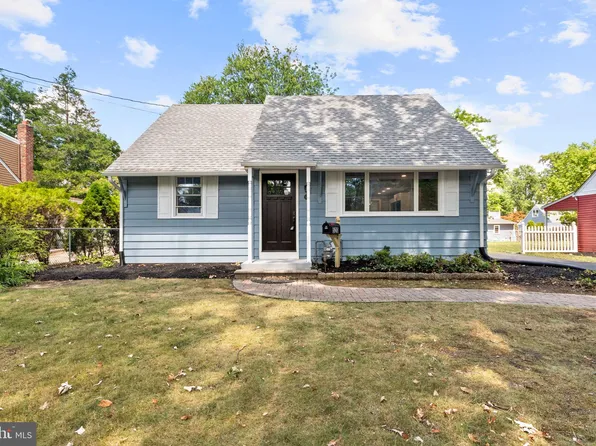 520 Dubois Ave, Barrington, NJ 08007
