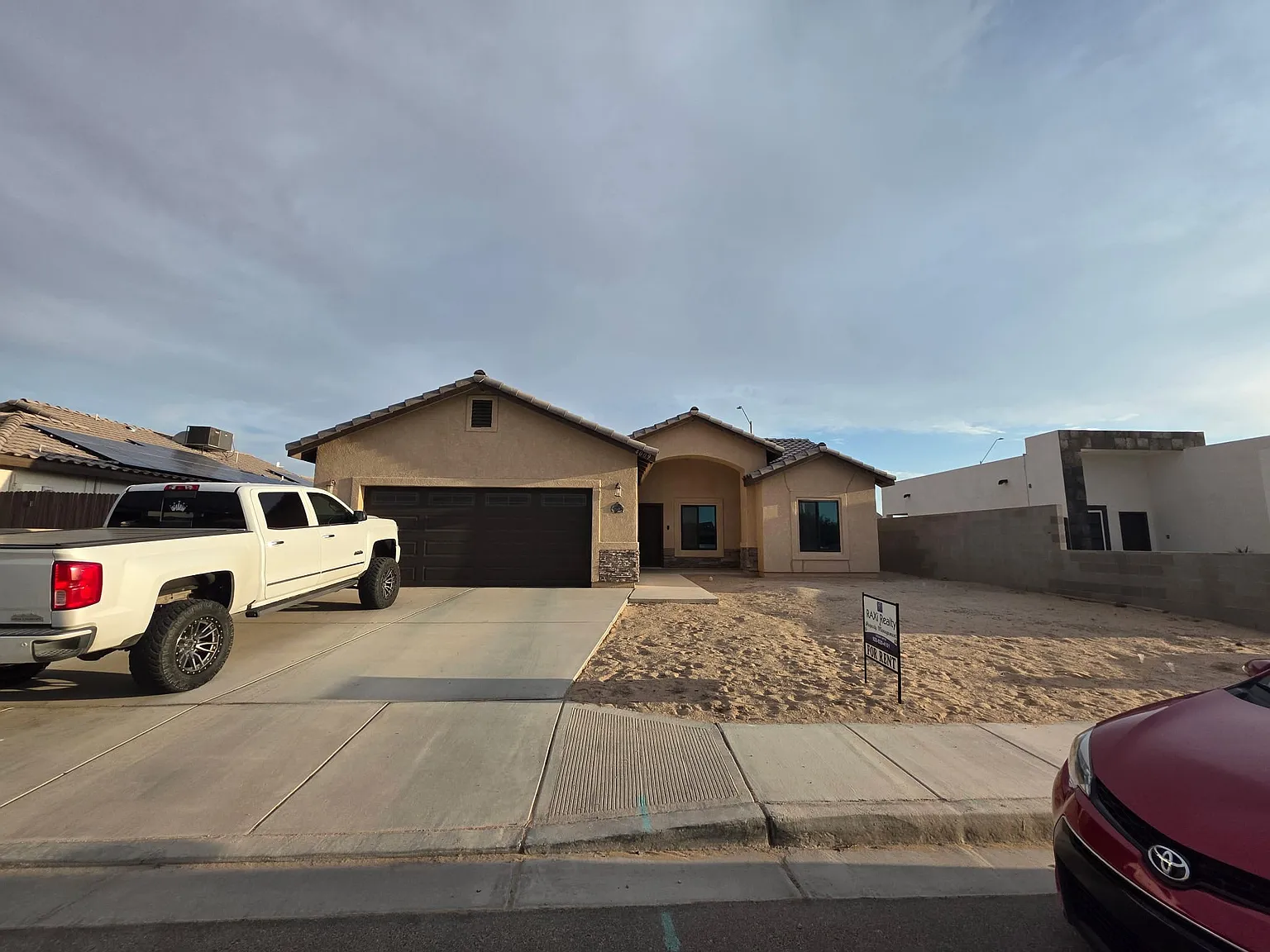 3 bed, 1252 sqft, $1,600 — Photo 1