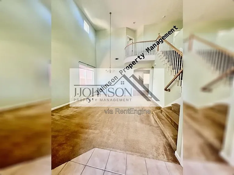 323 Glenbriar Cir — Photo 2