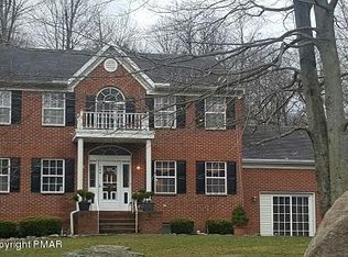 198 Scenic Dr, Blakeslee, PA 18610