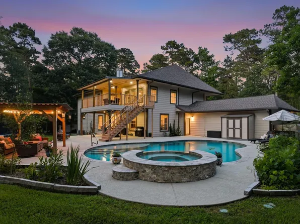 39 Creek Forest Ln, Conroe, TX 77384