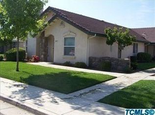 2517 W Oriole Ave, Visalia, CA 93291