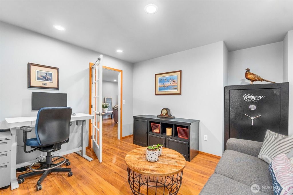 Apartment in Montesano, Grays Harbor - More
