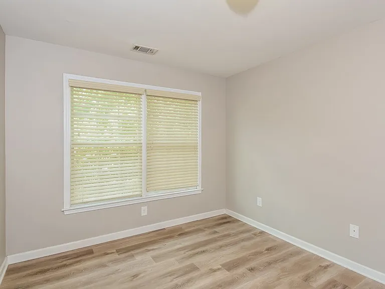 114 Valdosta Ave — Photo 7