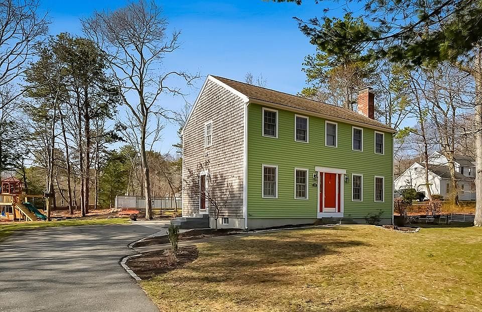 1st image of 20 Farnham Dr