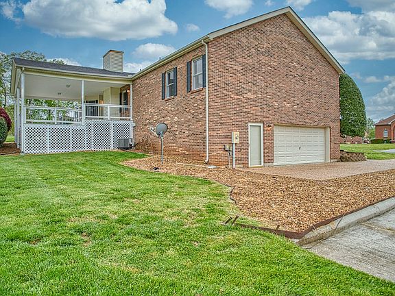 4th image of 1001 N Plantation Dr